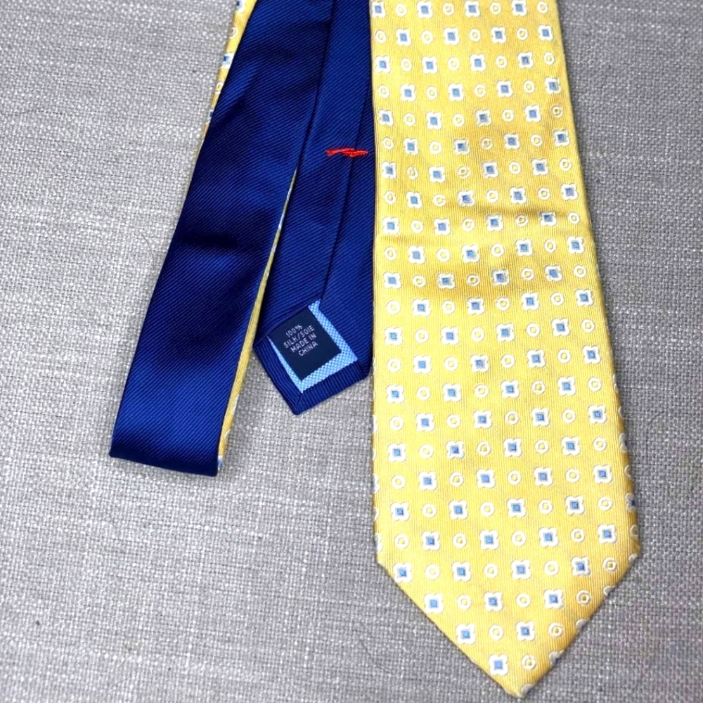 Tommy Hilfiger 100% silk yellow + blue Geometric necktie w/ decorative tipping - Picture 2 of 8